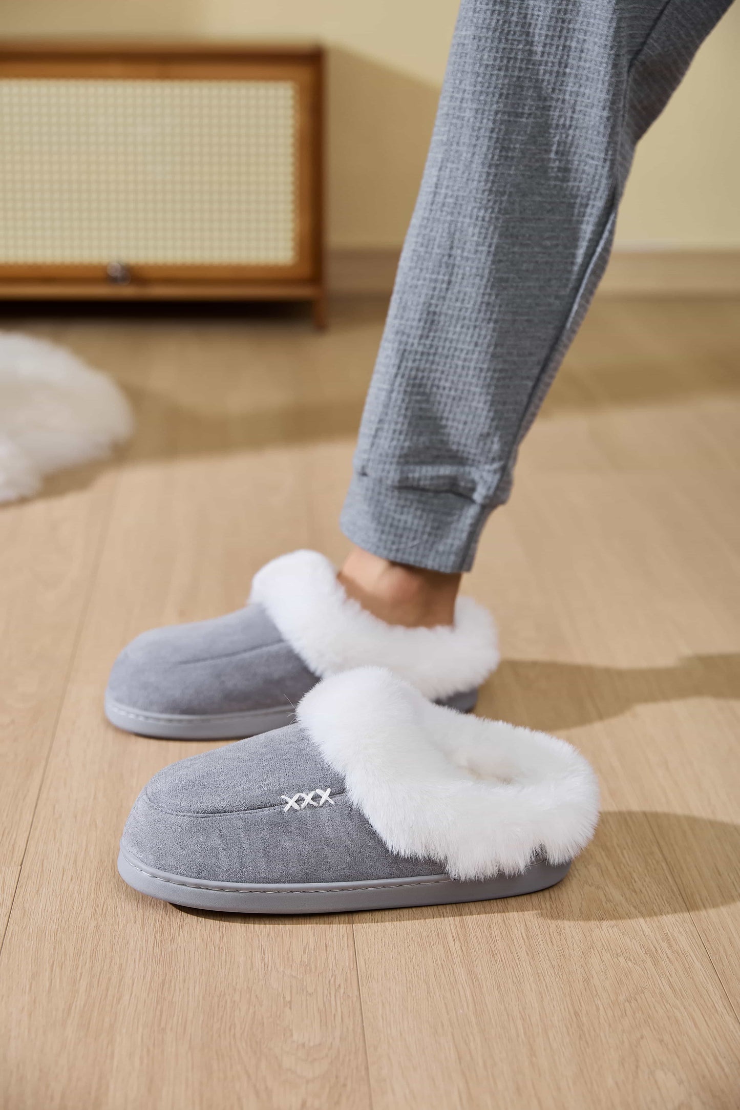 Fluff Trim Round Toe Flat Slippers Dark Gray
