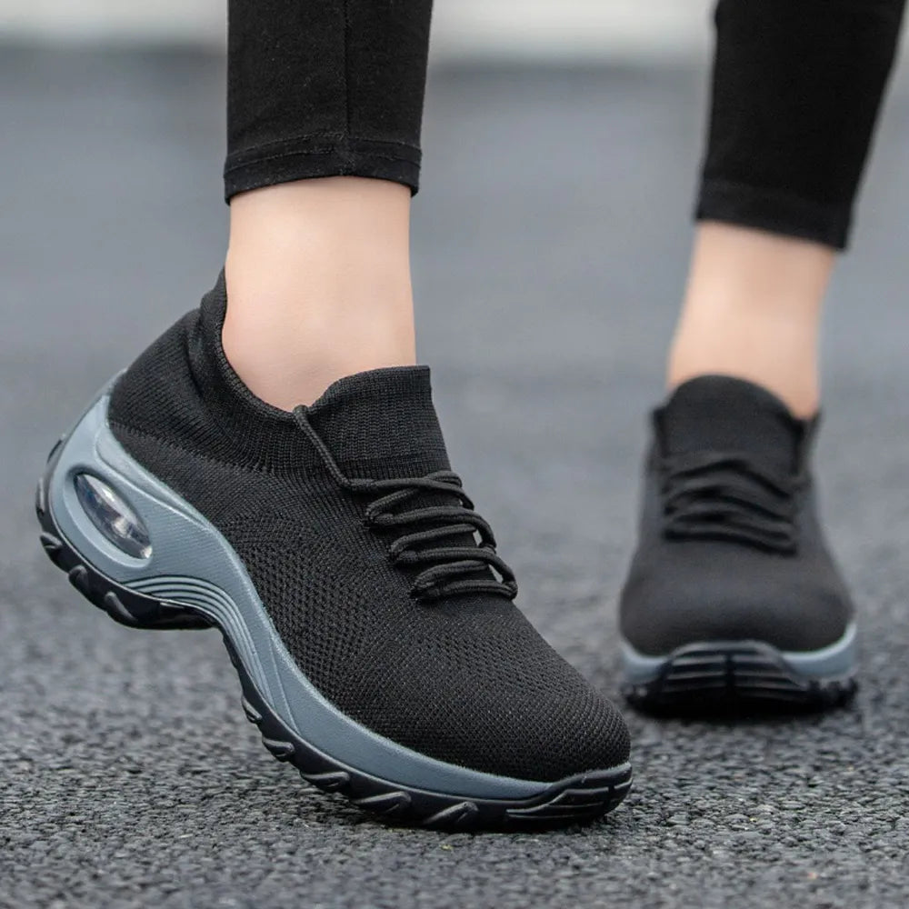 Lace Up Round Toe Platform Athletic Black