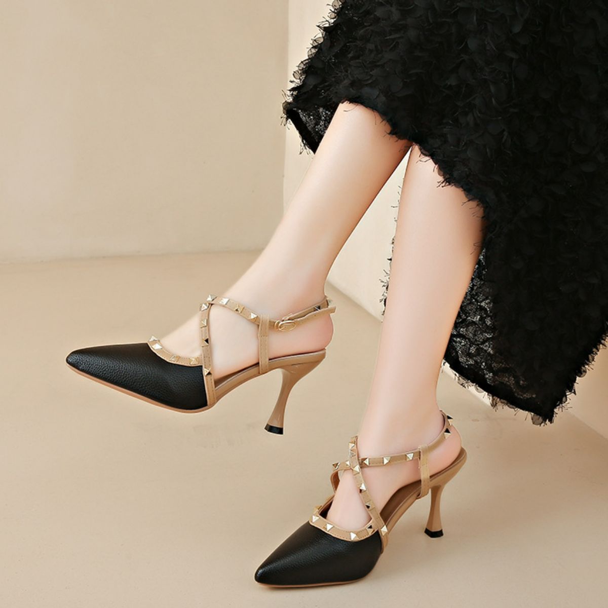 Point Toe Stiletto Pumps Black