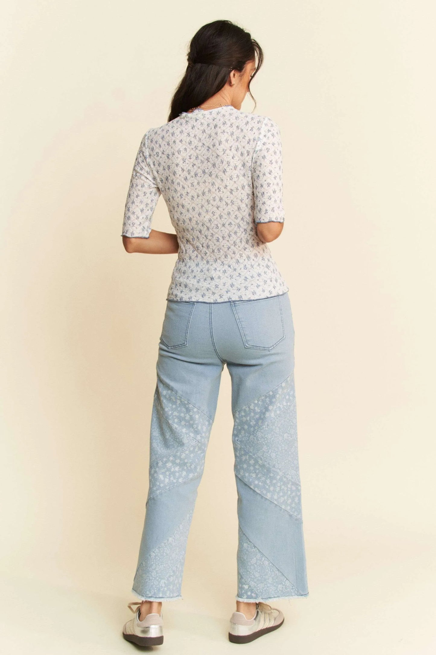 Davi & Dani Lace Stretch Floral Marrow Edge Half Sleeve Top