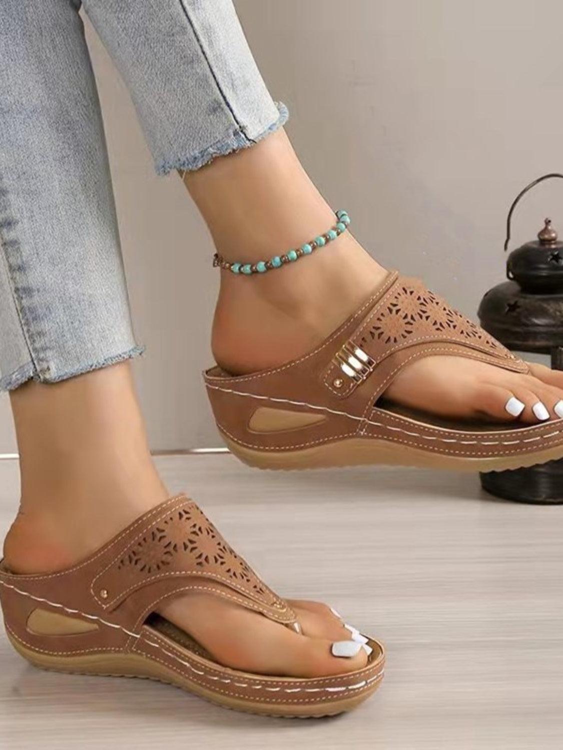 Cutout Toe Post PVC Sandals Camel