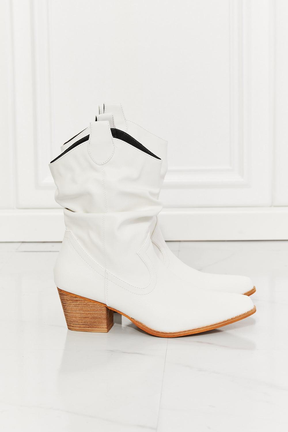 MMShoes Better in Texas Scrunch Cowboy Boots in White Western Boots