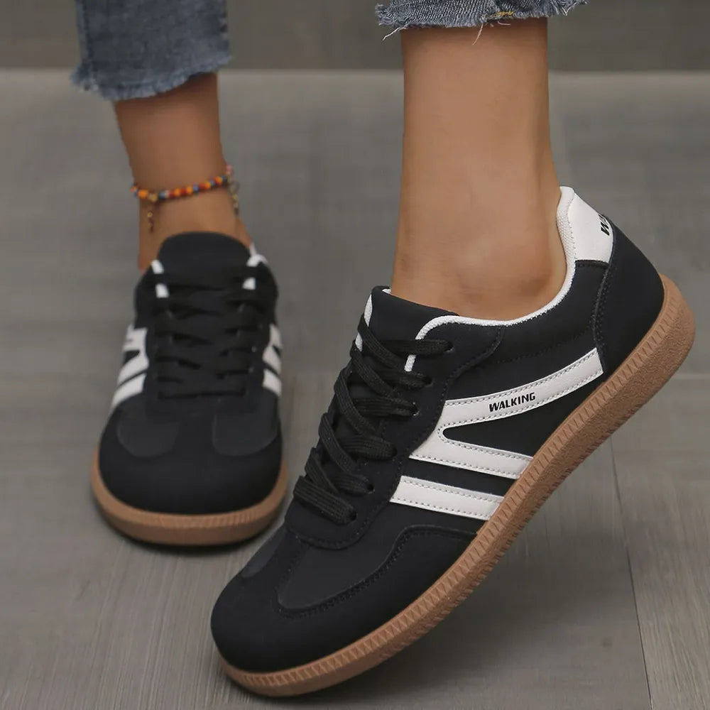 Contrast Round Toe Lace Up Sneakers Black
