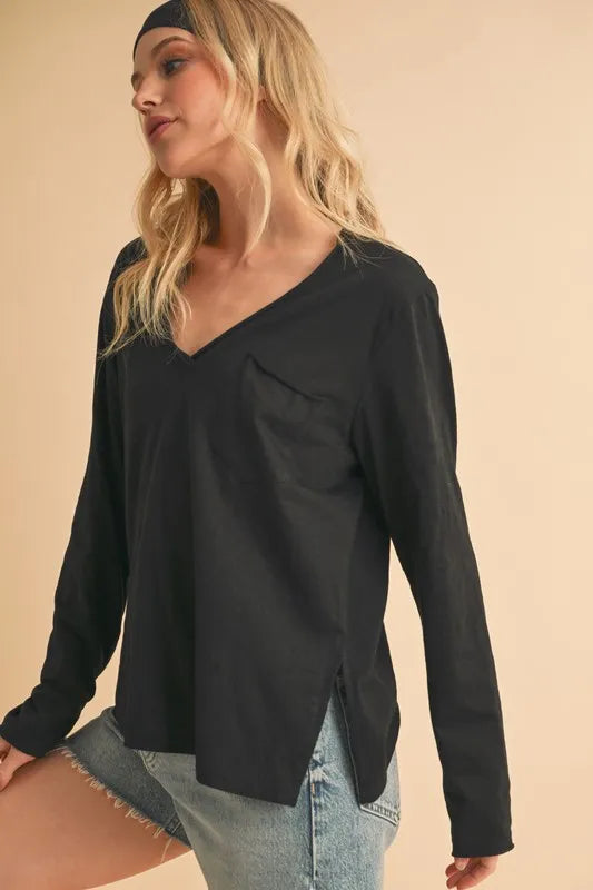 Aemi+Co V-Neck Long Sleeve Top