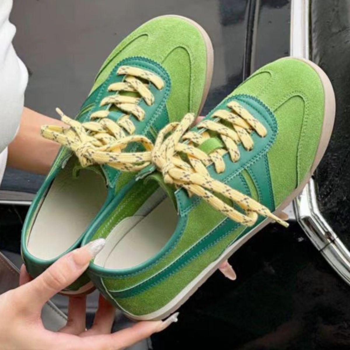 Contrast Line Detail Flats Athletic Green
