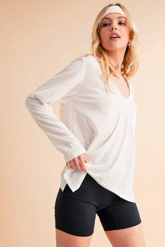Aemi+Co V-Neck Long Sleeve Top