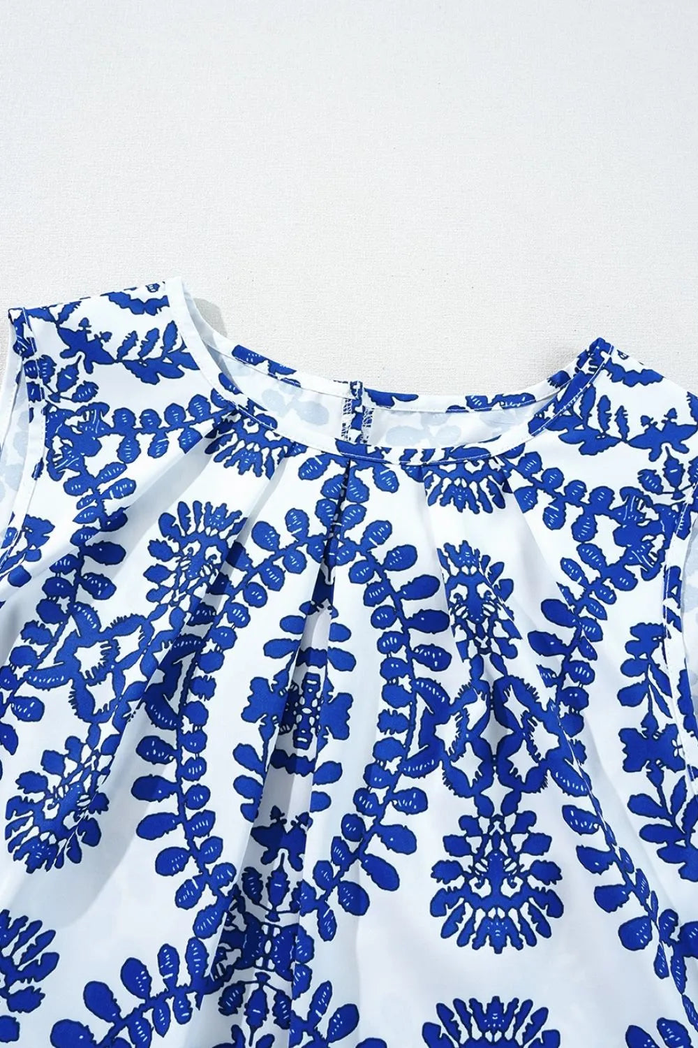 Printed Crew Neck Sleeveless Top