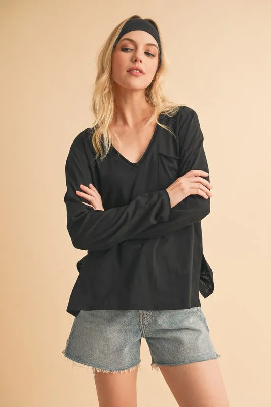 Aemi+Co V-Neck Long Sleeve Top