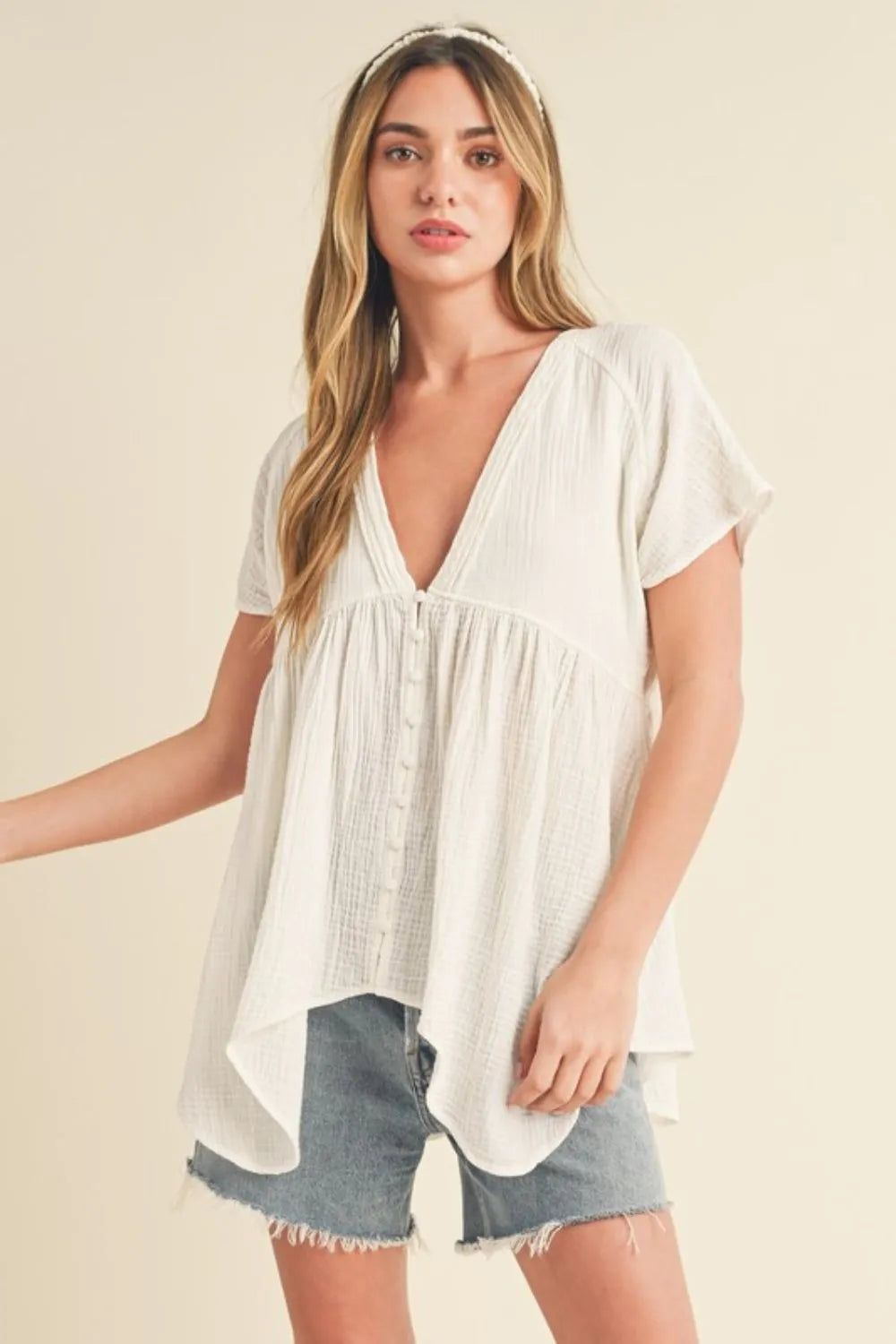 Aemi + Co Tuck Detail V-Neck Short Sleeve Blouse White