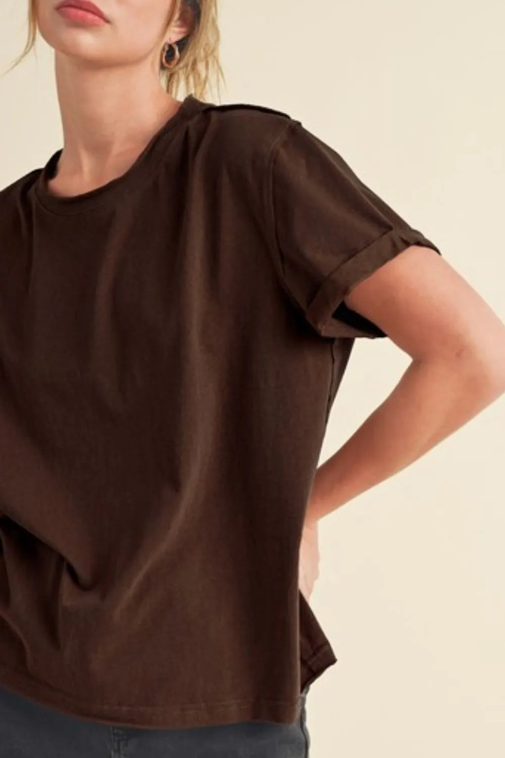 Aemi + Co Exposed Seam Round Neck Short Sleeve T-Shirt