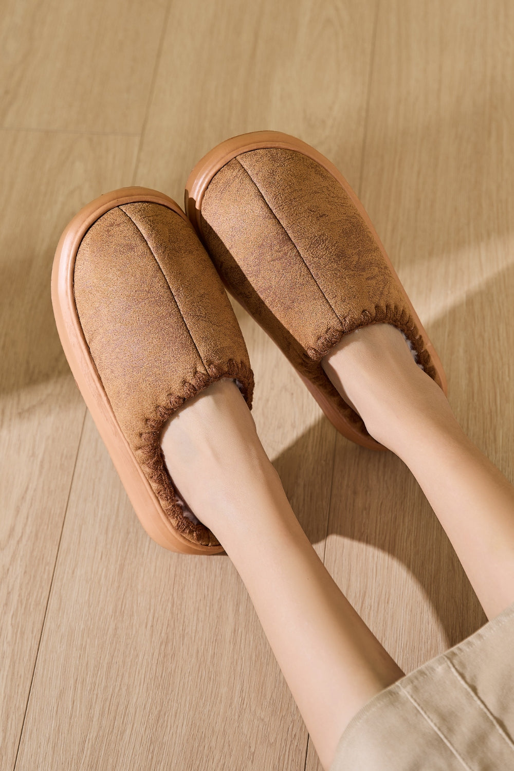 Thermal Round Toe Platform Slippers Caramel