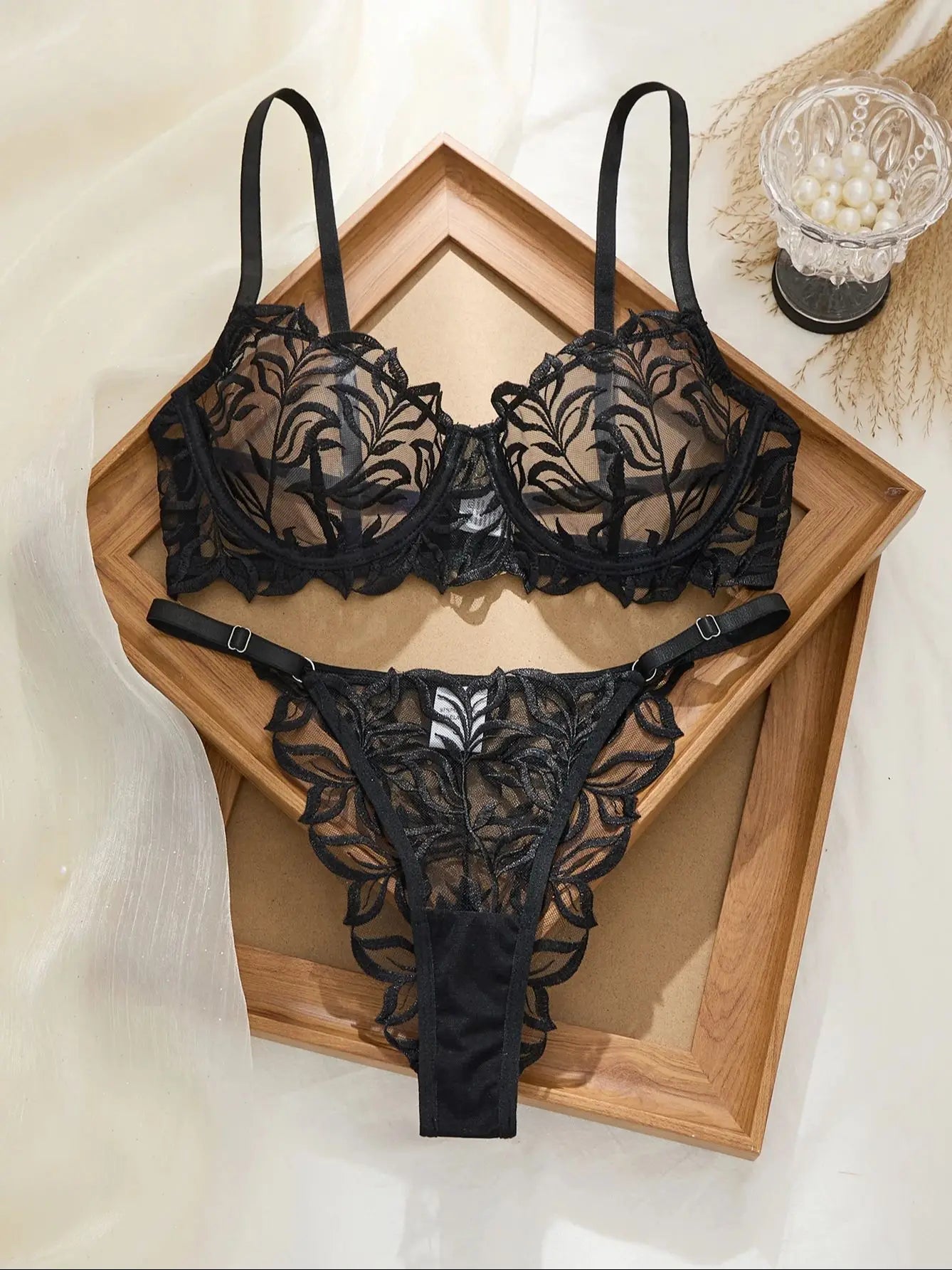 French Sexy Lingerie Set - Embroidered Sheer Bra And G-string for Large Breasts Anti-sagging Breathable Underwear for Women