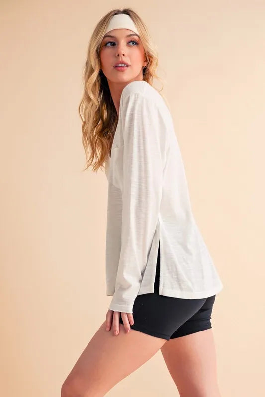 Aemi+Co V-Neck Long Sleeve Top
