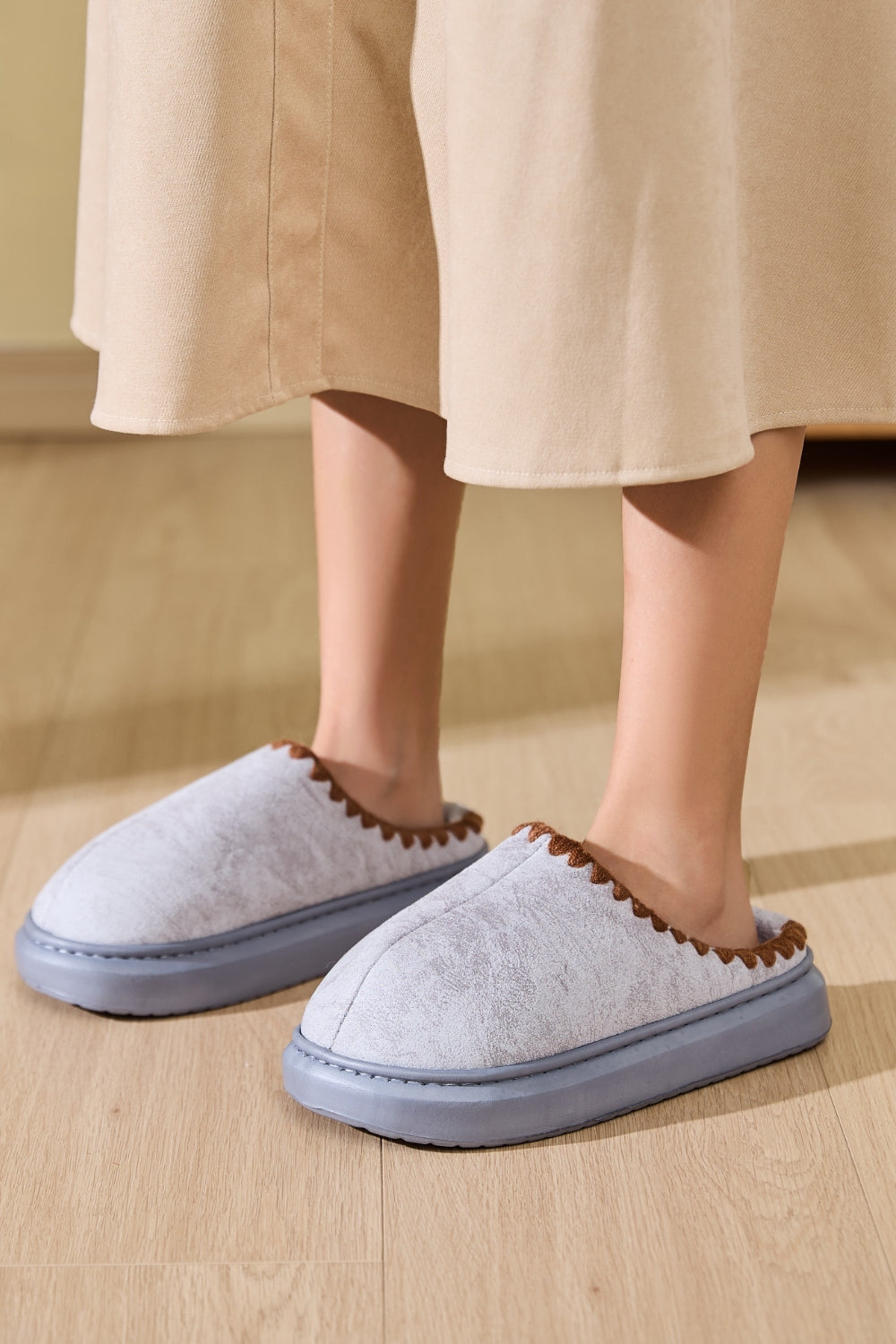 Thermal Round Toe Platform Slippers Light Gray