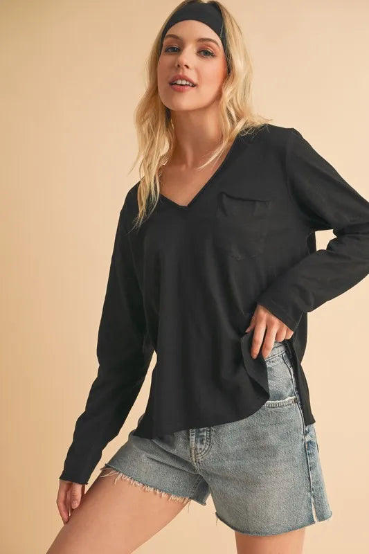 Aemi+Co V-Neck Long Sleeve Top