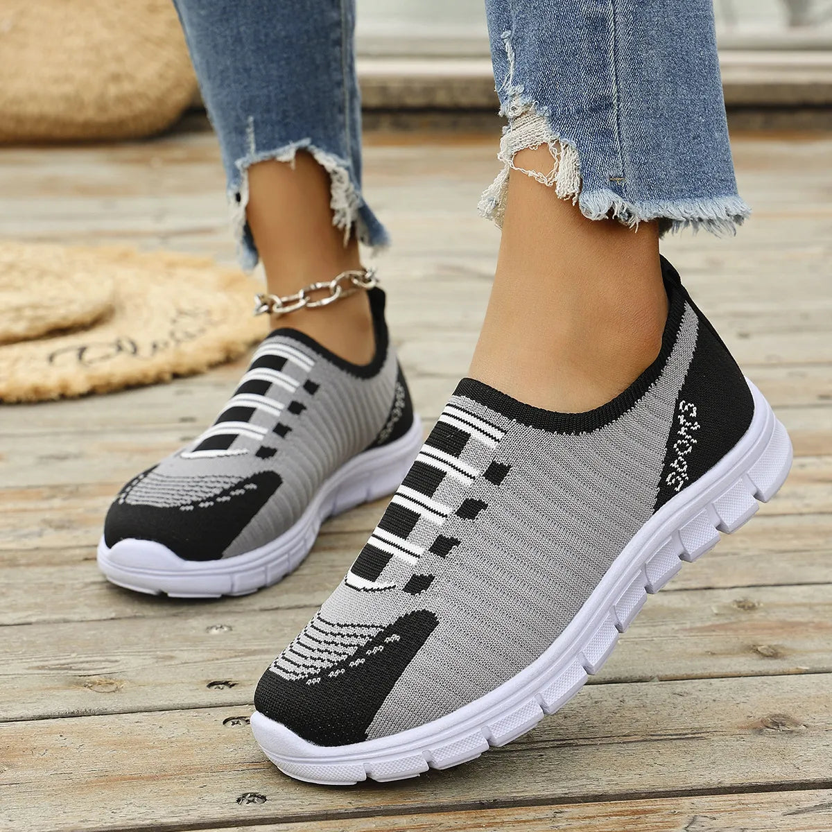 Breathable Mesh Round Toe Sneakers