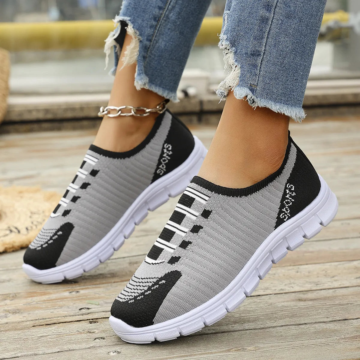 Breathable Mesh Round Toe Sneakers Black