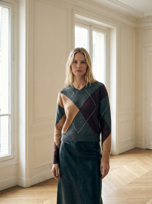 Knit Sweater V-Neck with Geometric Plaid Pattern