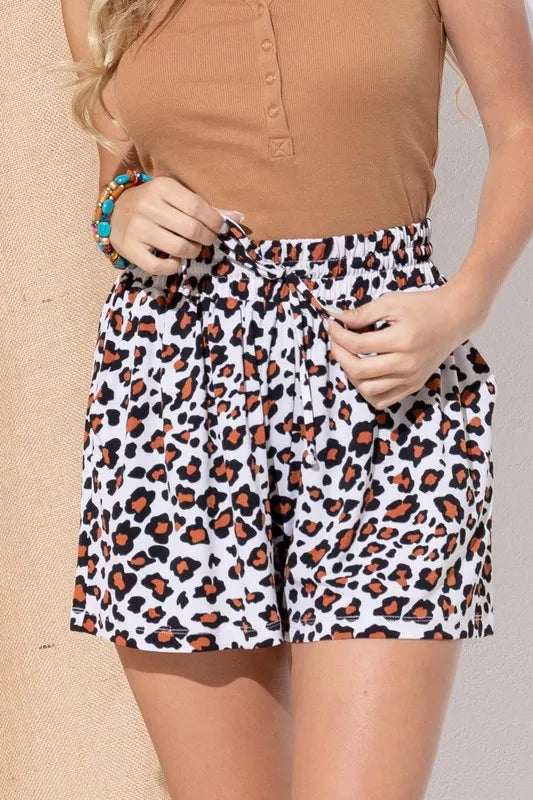 And The Why Wrinkle-free Stretchy Cooling Fabric Shorts LEOPARD