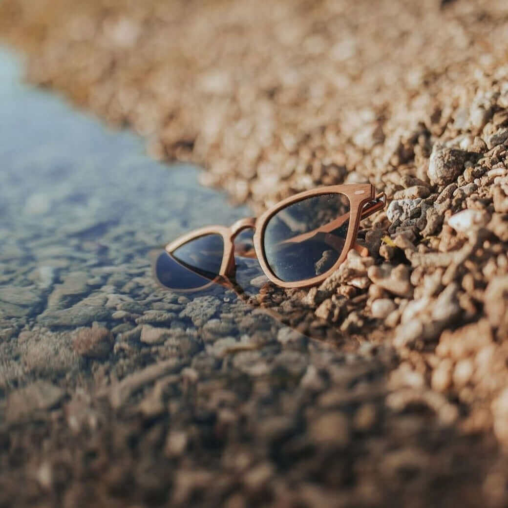 Lark - Unisex Wooden Sunglasses