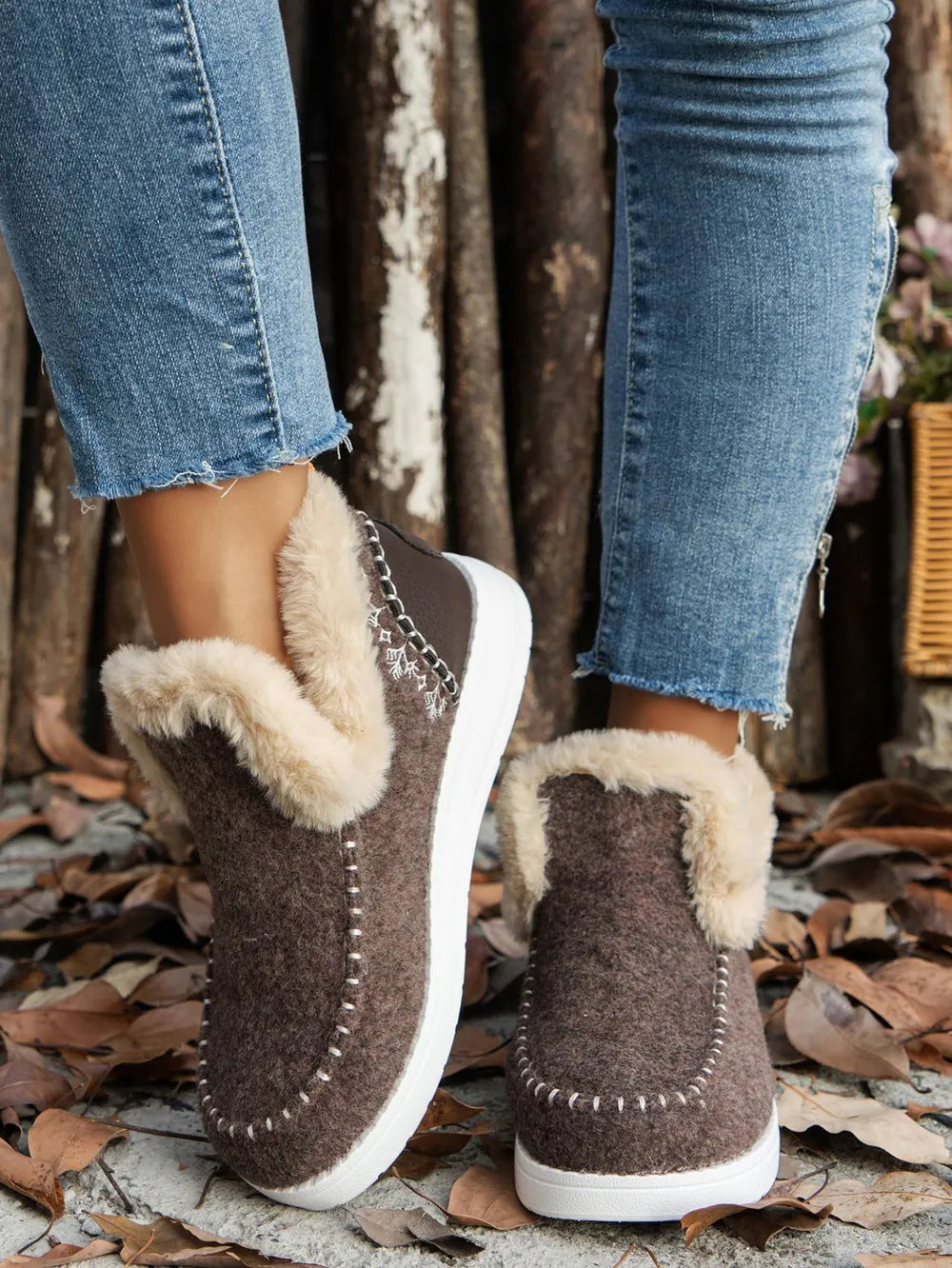 Furry Suede Round Toe Flat Sneakers Chocolate