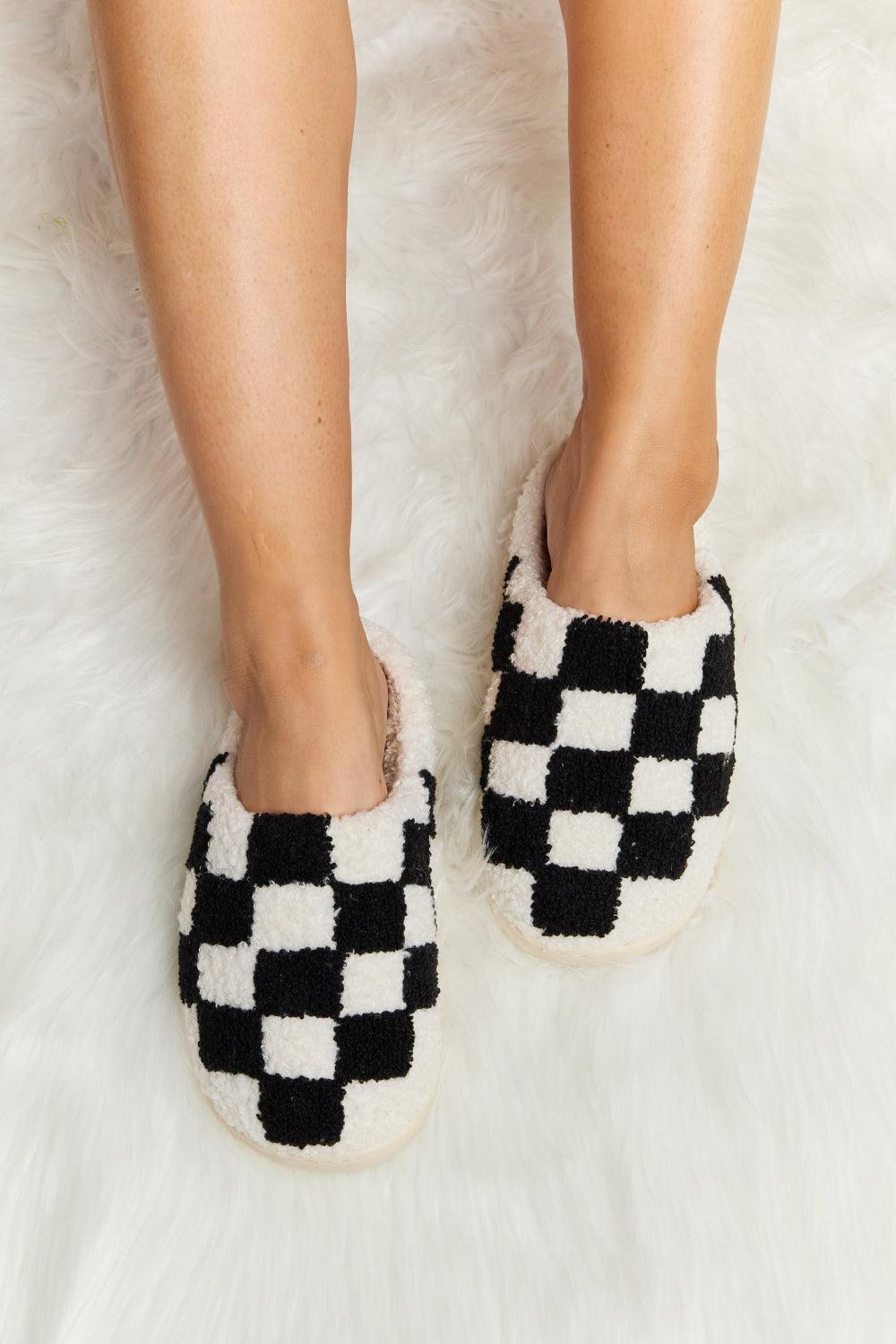 Melody Checkered Print Plush Slide Slippers Black