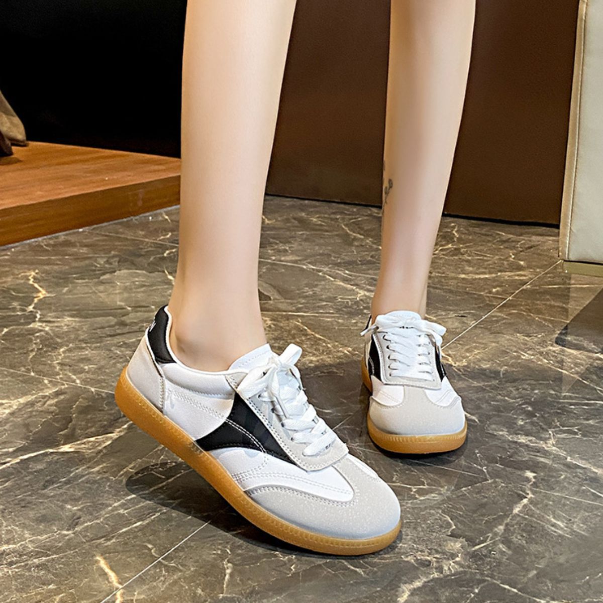 Round Toe Flats Sneakers Black