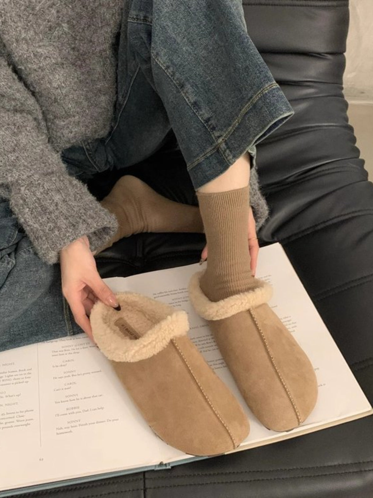 Thermal Fuzzy Round Toe Flat Slippers Khaki
