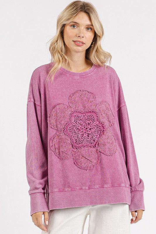 Mittoshop Flower Patch Side Slit Mineral Wash Round Neck Sweatshirt Dusty Pink