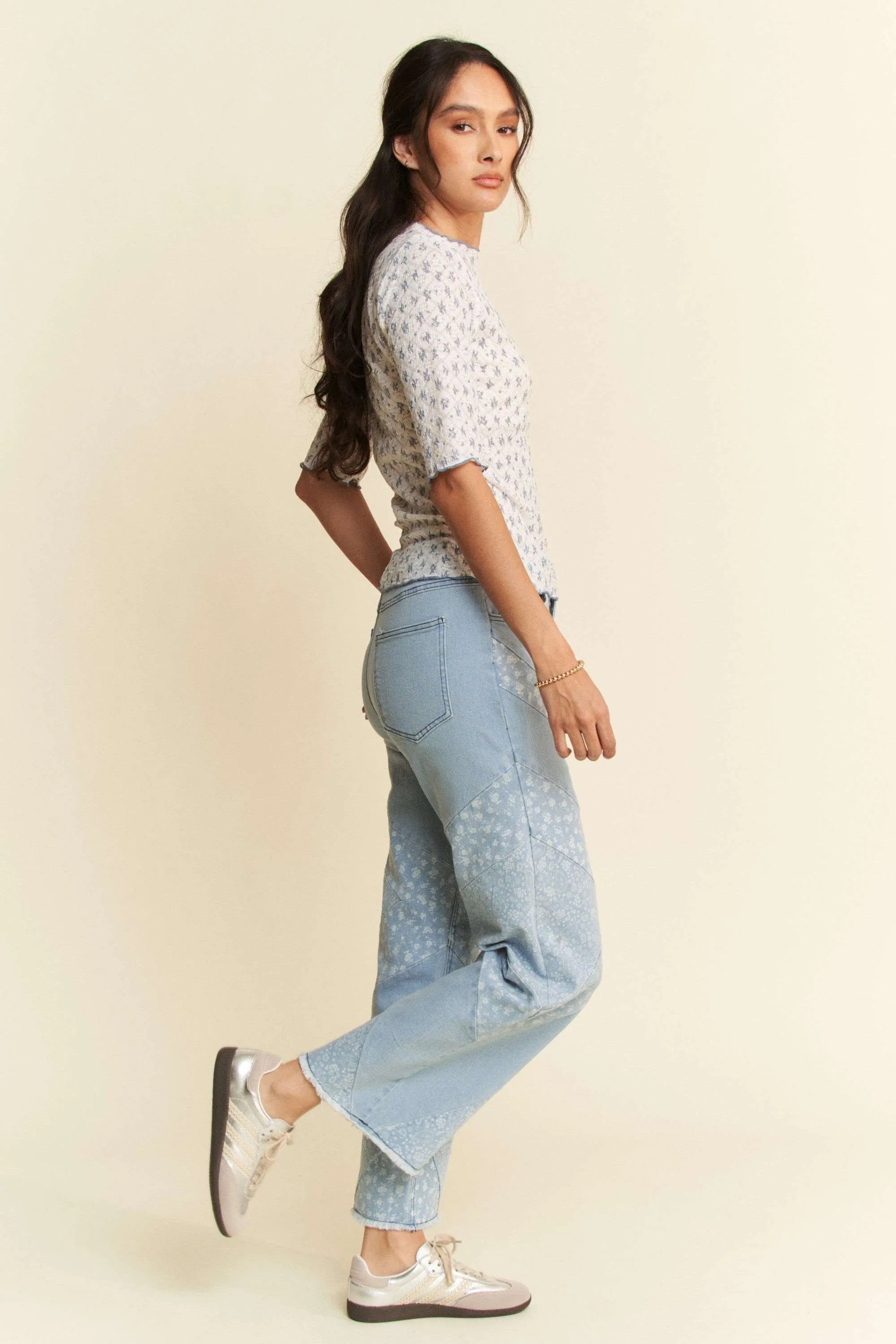 Davi & Dani Lace Stretch Floral Marrow Edge Half Sleeve Top