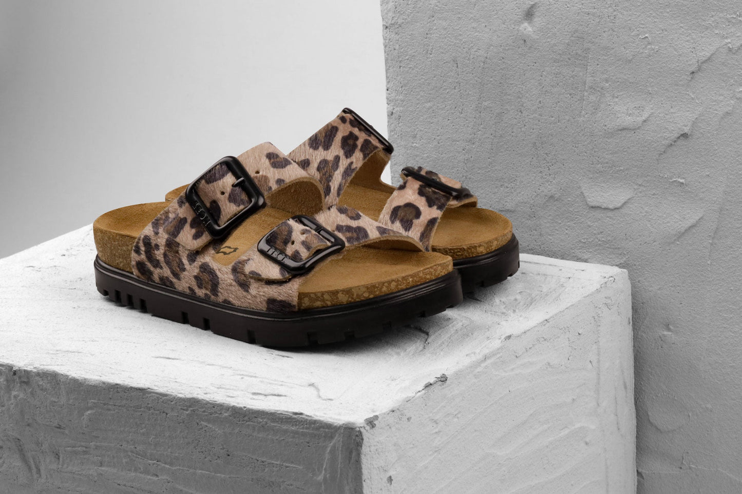 Terra by LEON- Women’s Leather Sandal– Adjustable Buckle Cork-style Footbed