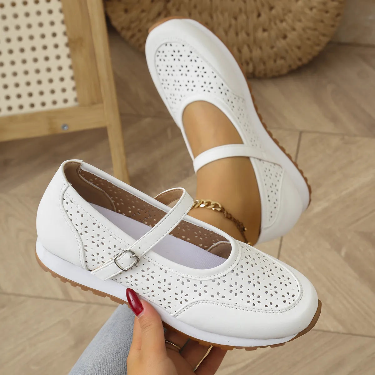 Round Toe Flats Sneakers White