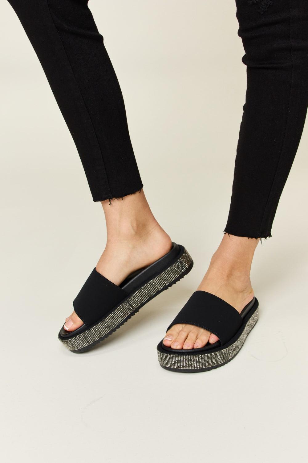 Forever Link Open Toe Rhinestone Platform Sandals Black
