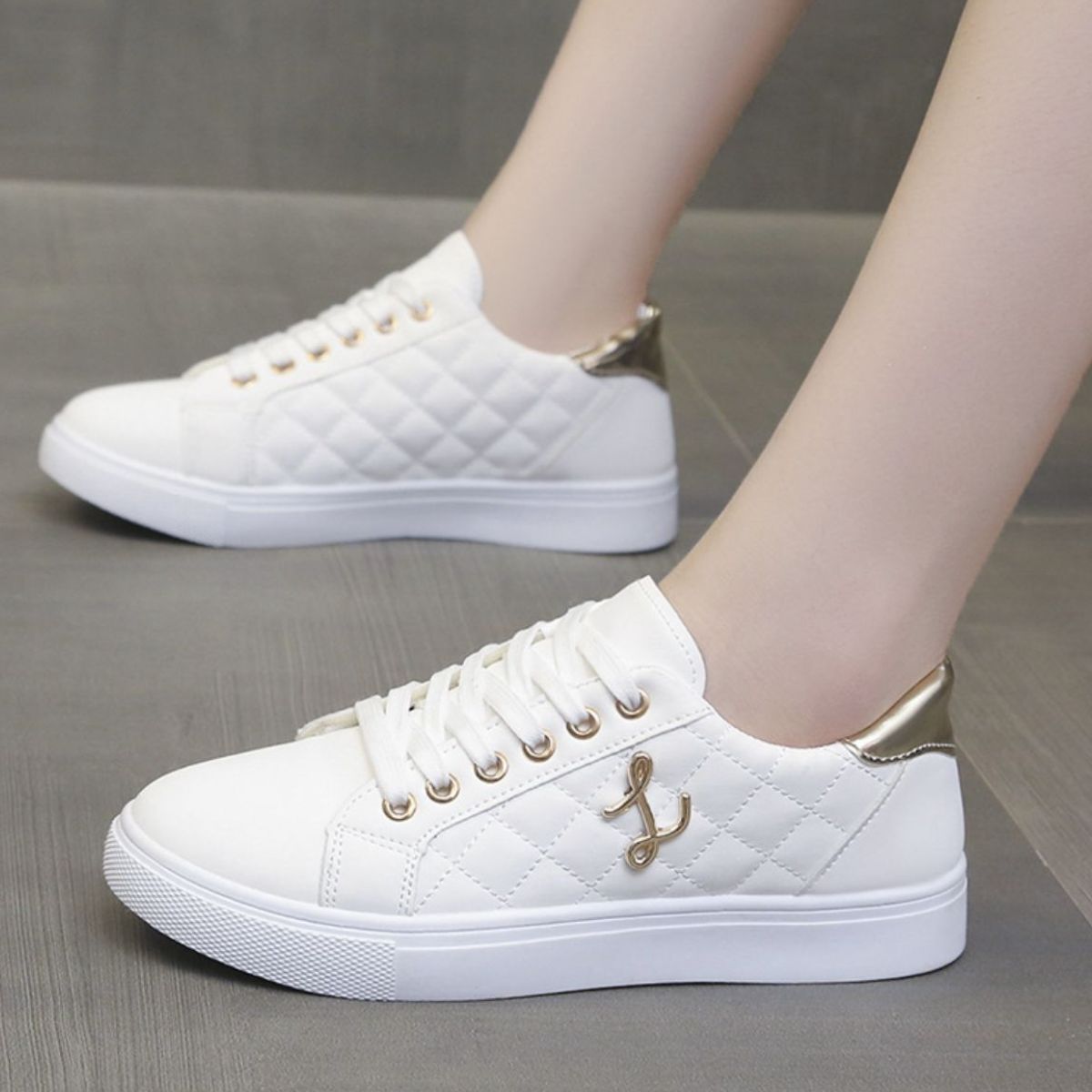 Lace Up Round Toe Sneakers