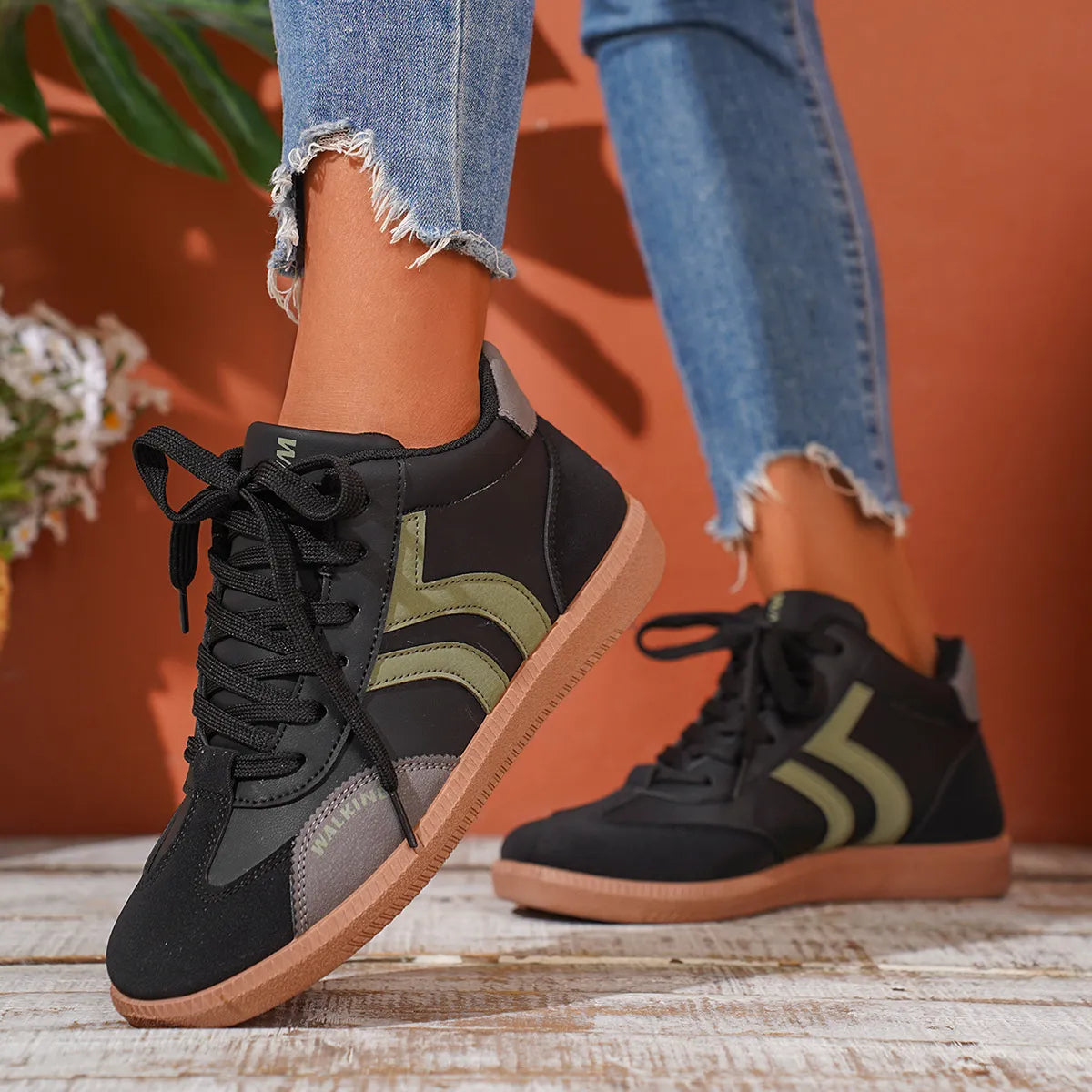 Round Toe Lace Up Sneakers