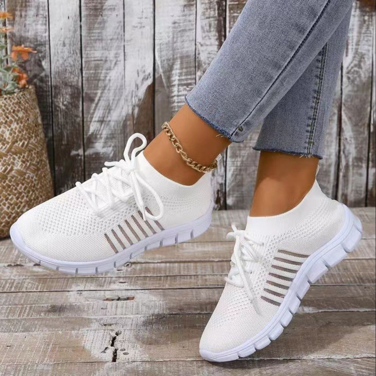 Breathable Mesh Round Toe Lace Up Athletic White