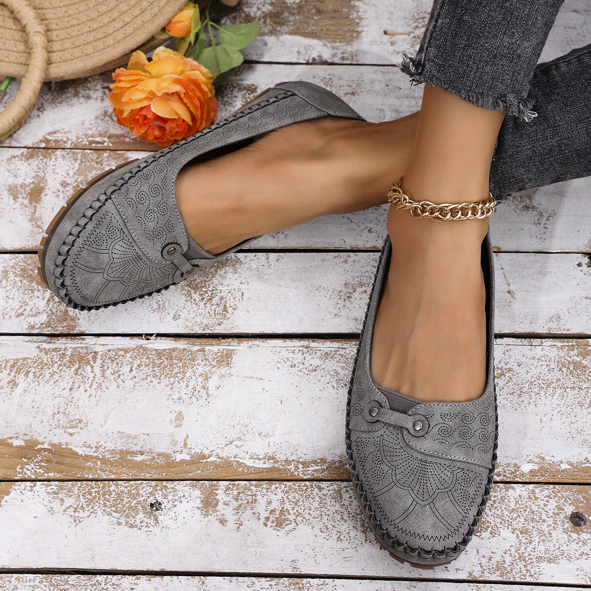 Women's Retro Flat Loafers - Comfortable Slip-On Shoes for Everyday Wear