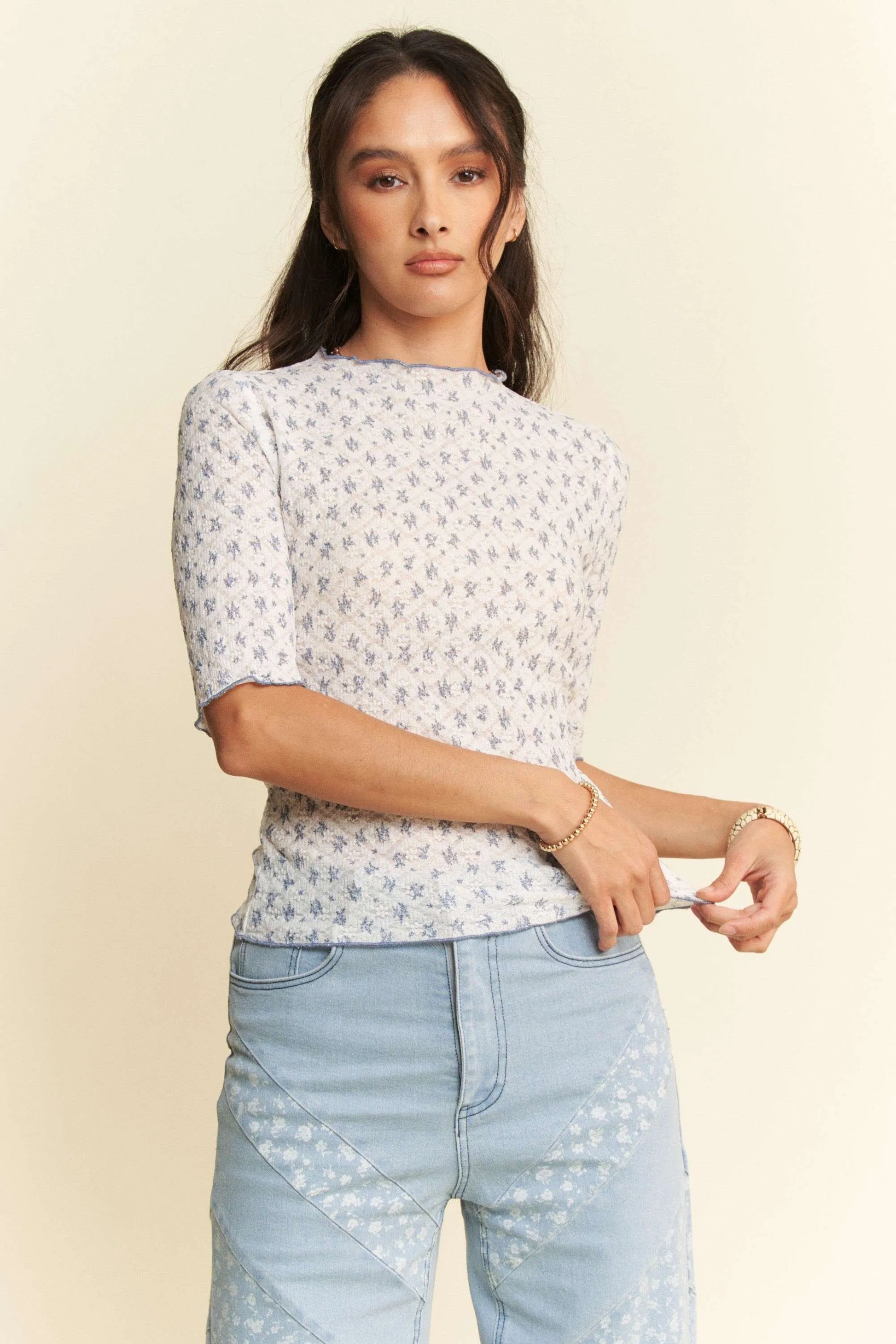 Davi & Dani Lace Stretch Floral Marrow Edge Half Sleeve Top