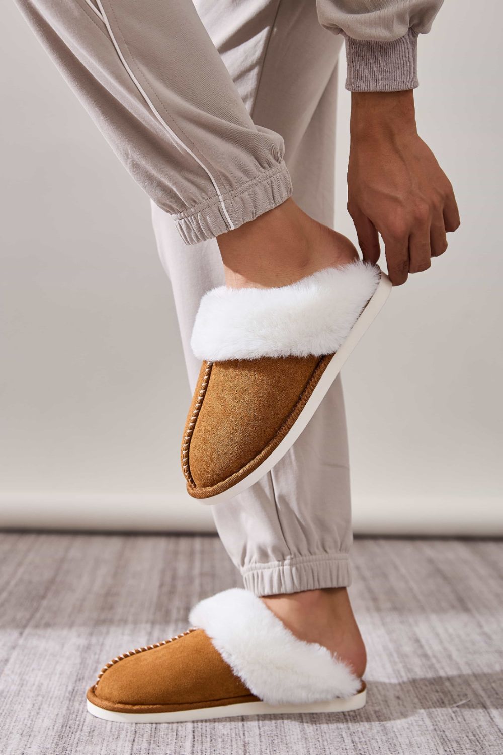 Faux Fur Round Toe Slippers Caramel