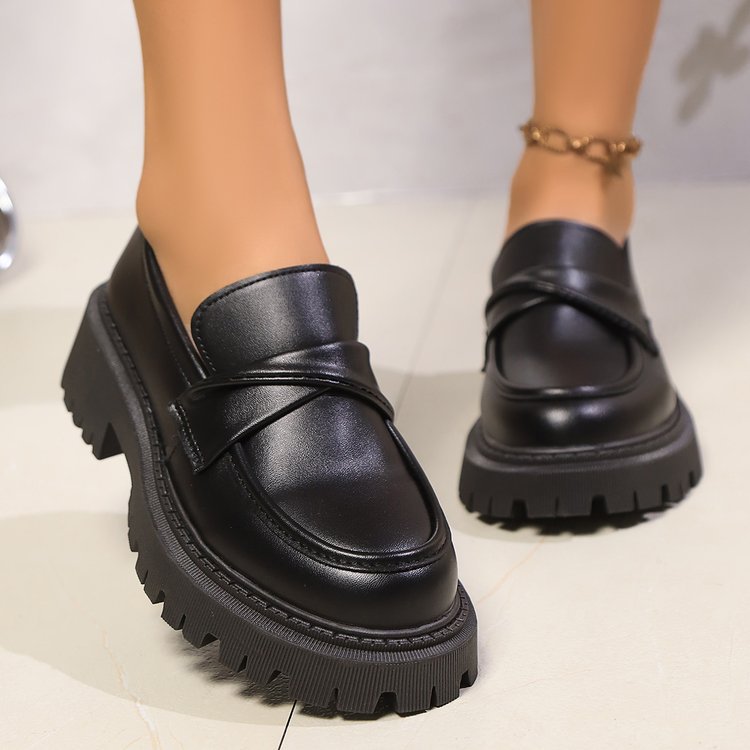 Women's Retro Round-Toe Chunky Heel Patent Leather Loafers | Slip-On Block Heel Shoes