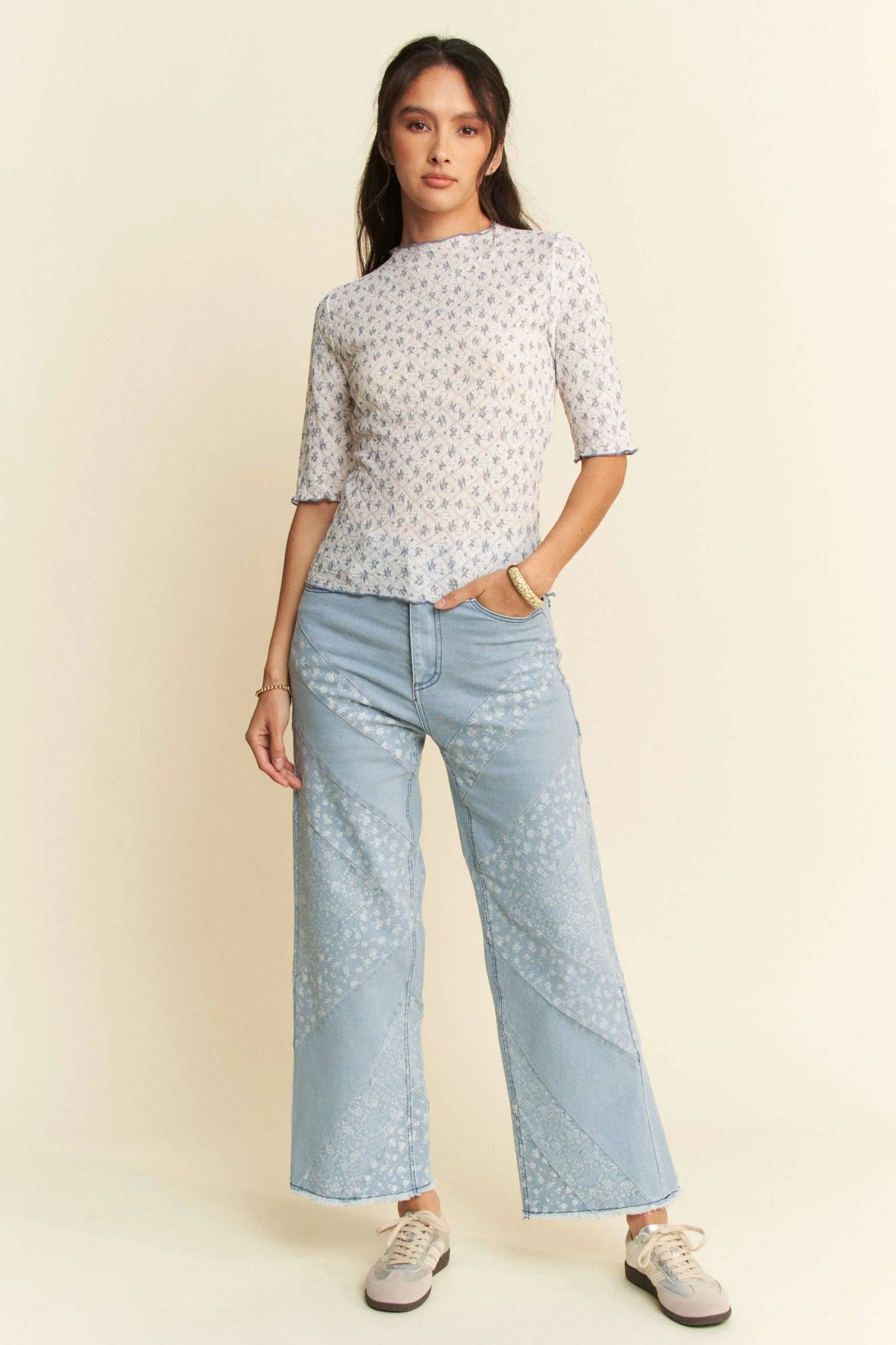 Davi & Dani Lace Stretch Floral Marrow Edge Half Sleeve Top