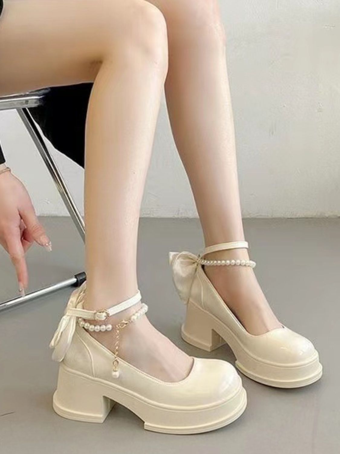 Round Toe Block Heels Pumps