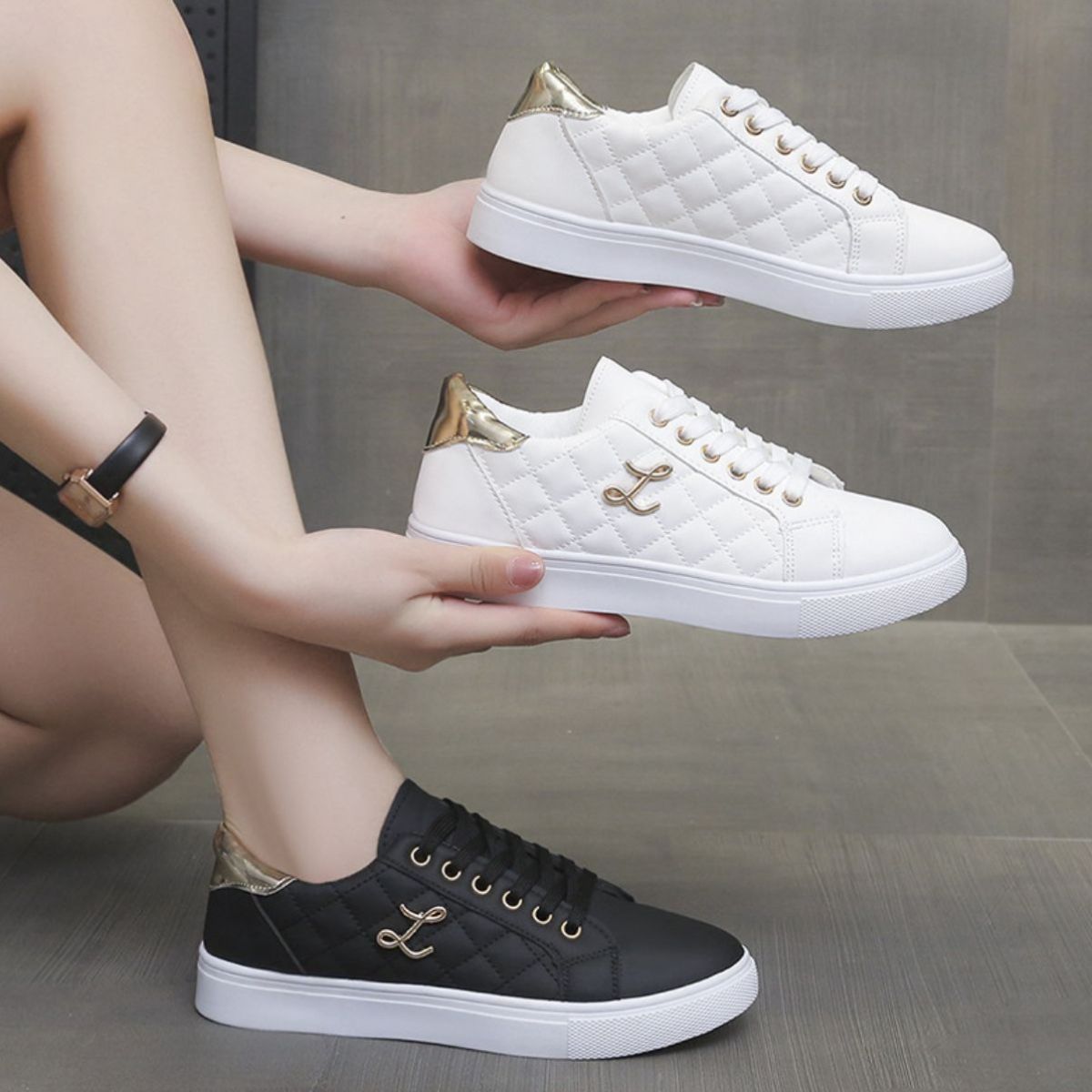 Lace Up Round Toe Sneakers Black