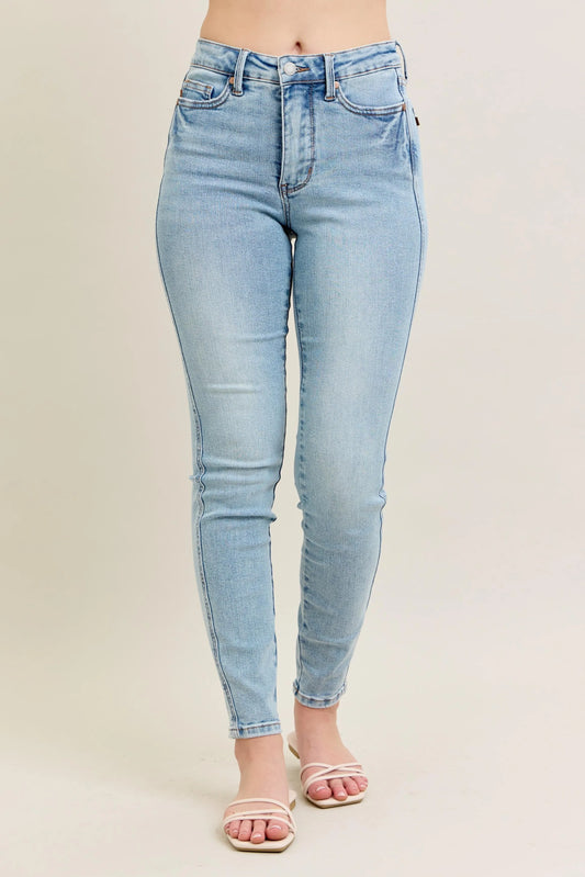 Judy Blue Full Size Mr Tummy Control Vintage Wash Skinny Jeans Plus Size Light