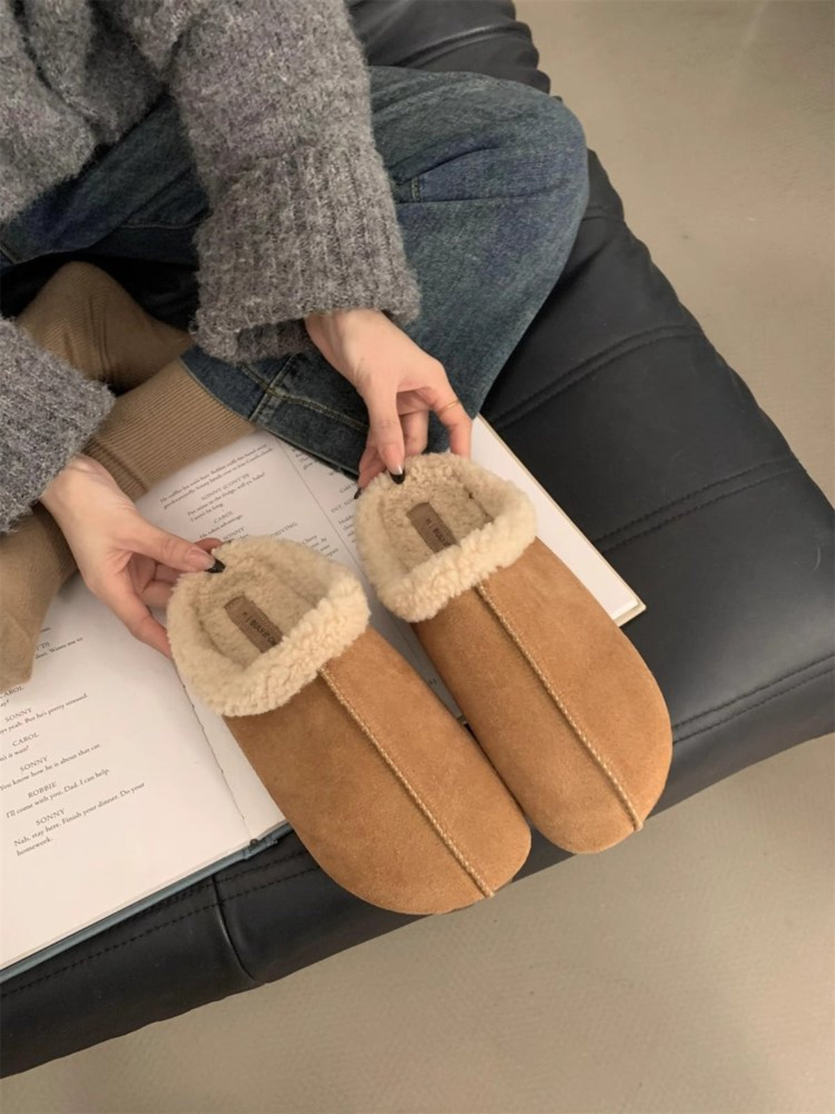 Thermal Fuzzy Round Toe Flat Slippers Camel