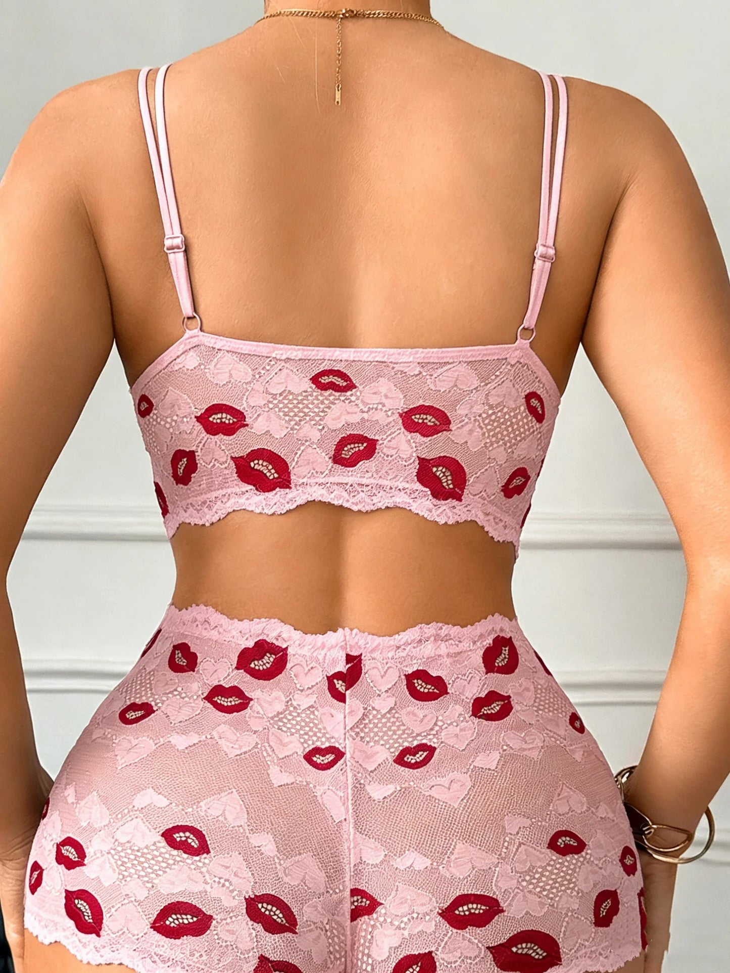 Sexy Lip Print Women's Underwear Set Hollow-Out Lace Unlined Bra Sexy Lingerie Set Thin Cup Wireless Sexy Bras and Sheer Panties