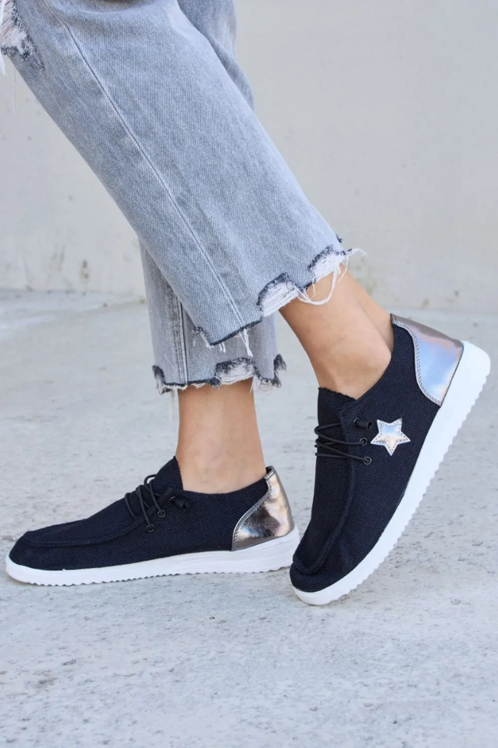 Forever Link Star Lace-Up Flat Sneakers BLACK PEWTER