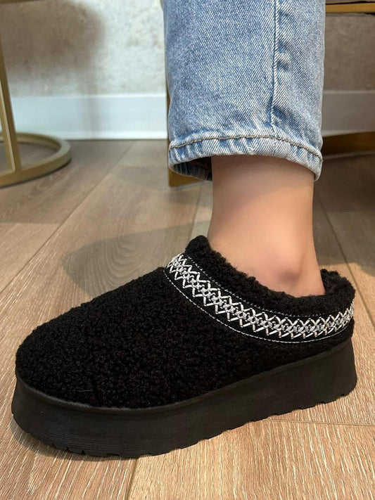 WILD DIVA Embroidered Trim Platform Sherpa Boots Black