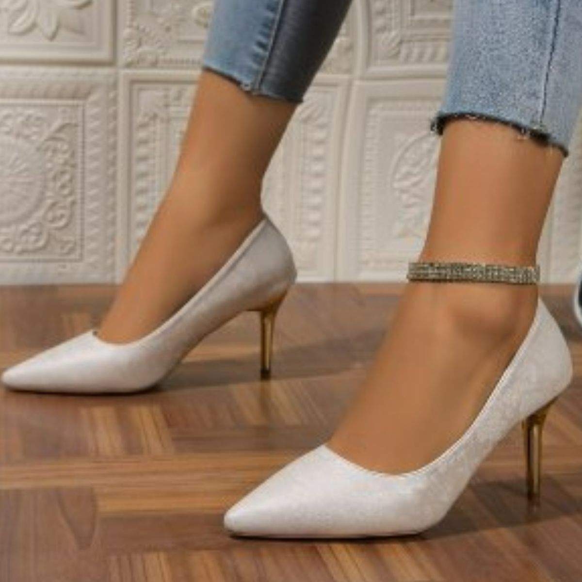 Point Toe Stiletto Pumps White