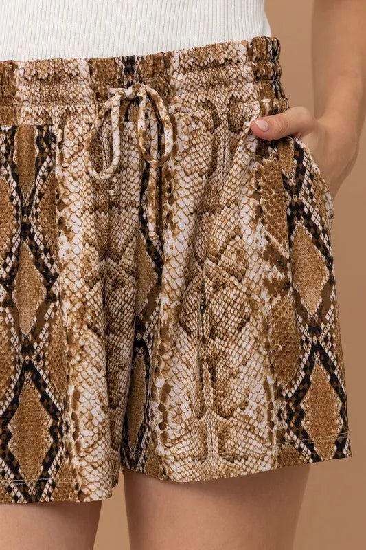 And The Why Wrinkle-free Stretchy Cooling Fabric Shorts